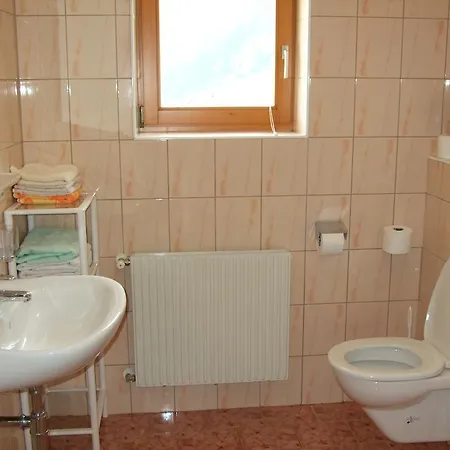 欧汤姆的小屋公寓 *