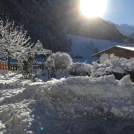 O. Tom's Huette Neustift im Stubaital