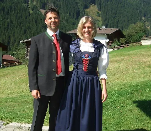 O. Tom's Huette نيوستيف ام ستوبيتا